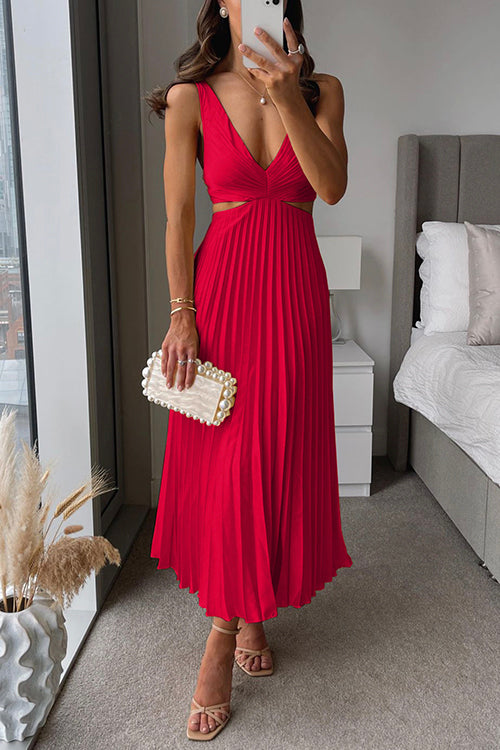 Giselle | V-Neck Cut-Out Pleated Maxi Dress